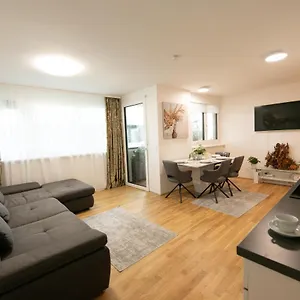 Schoenes Living Am Donauufer , فيينا النمسا